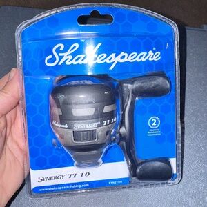 Synergy TI 10 Fishing Reel - Black